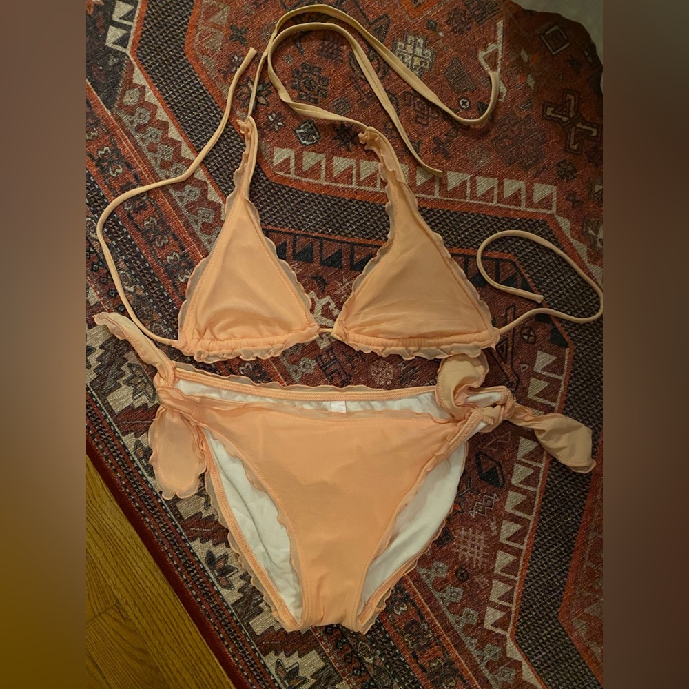 Victoria's Secret Peach Ruffle Bikini Top (M), and bottom (L)